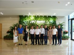 一帶一路環(huán)境技術交流與轉移中心張海宏副主任一行蒞臨聚光科技參觀調研