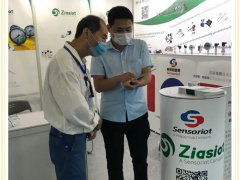 OMG,兩個展會都有齊亞斯的身影哎