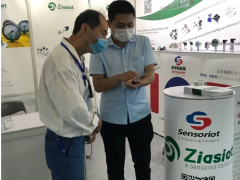 OMG,兩個展會都有齊亞斯的身影哎