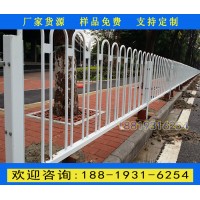 臨高廠家直銷市政交通隔離欄 儋州道路鋅鋼護欄 交通設(shè)施圍欄