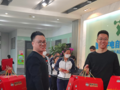 新年福利丨有一種年味叫公司發年貨啦！