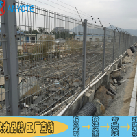 肇慶廠房三折彎護(hù)欄網(wǎng) 場地分隔圍欄網(wǎng) 圈地雙邊絲護(hù)欄網(wǎng)