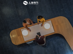 上海電氣風電研制成功首套通用大兆瓦盤車工裝現場測試工作