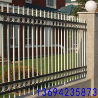 江門工藝園室外圍欄定制 惠州游樂場(chǎng)隔離柵欄 鋅鋼欄桿價(jià)格